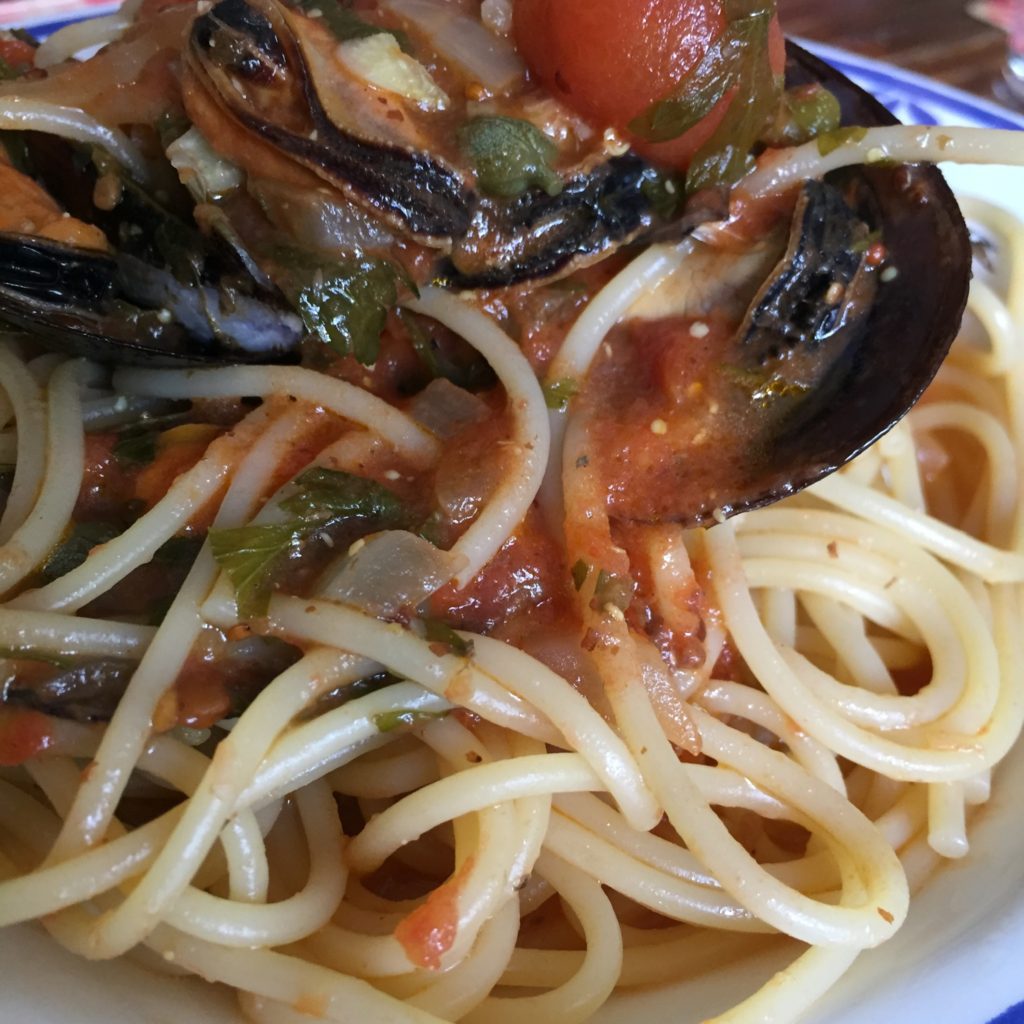 Espaguetis con mejillones a la Puttanesca