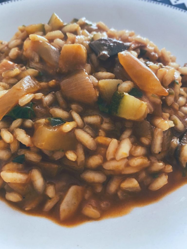 RECETAS PARA FRENAR LA CURVA: El arroz meloso de verduras y setas.