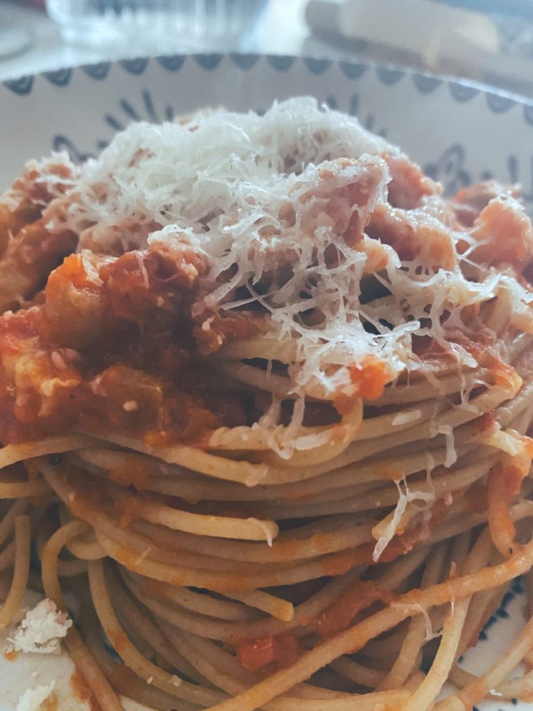 Los espaguetis y la salsa amatriciana