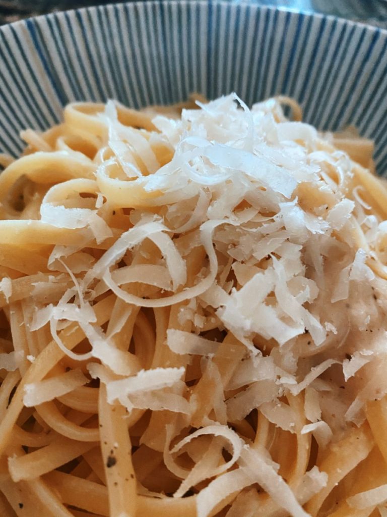 Los fettuccini aglio, cacio e pepe