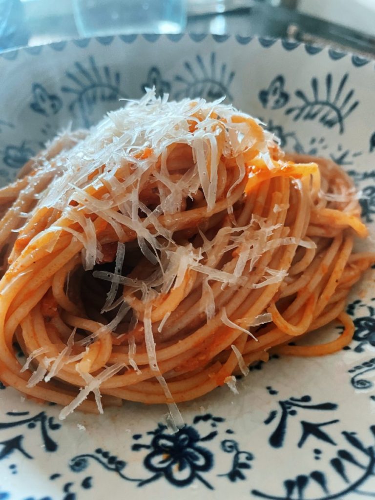 Los espaguetis a la salsa amatriciana españolizada