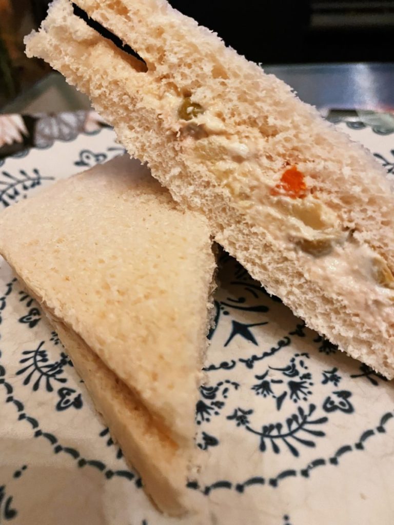 El sándwich de ensaladilla rusa