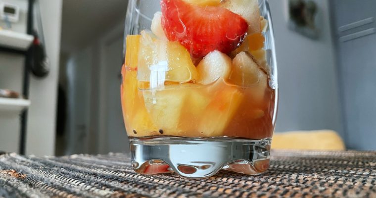El vaso de frutas de verano