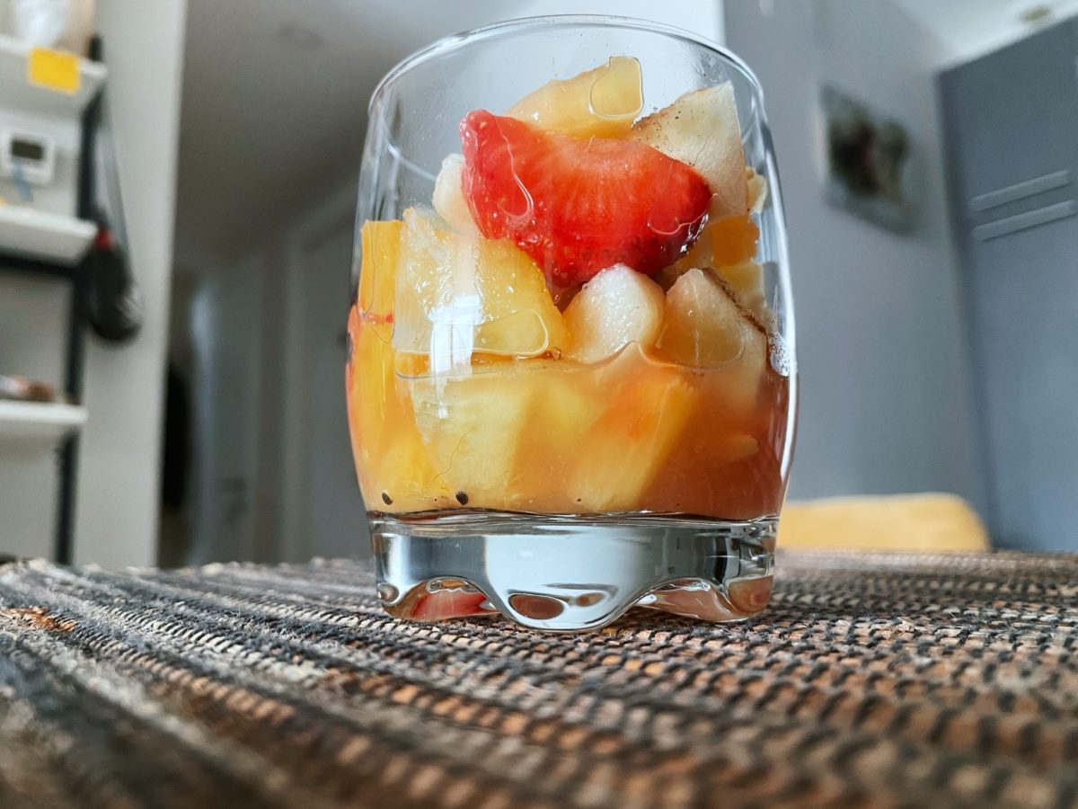 El vaso de frutas de verano